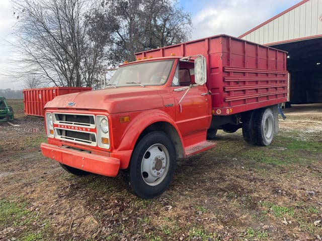 Image of Chevrolet C50 equipment image 1