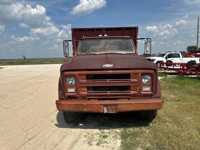 Image of Chevrolet C50 equipment image 1