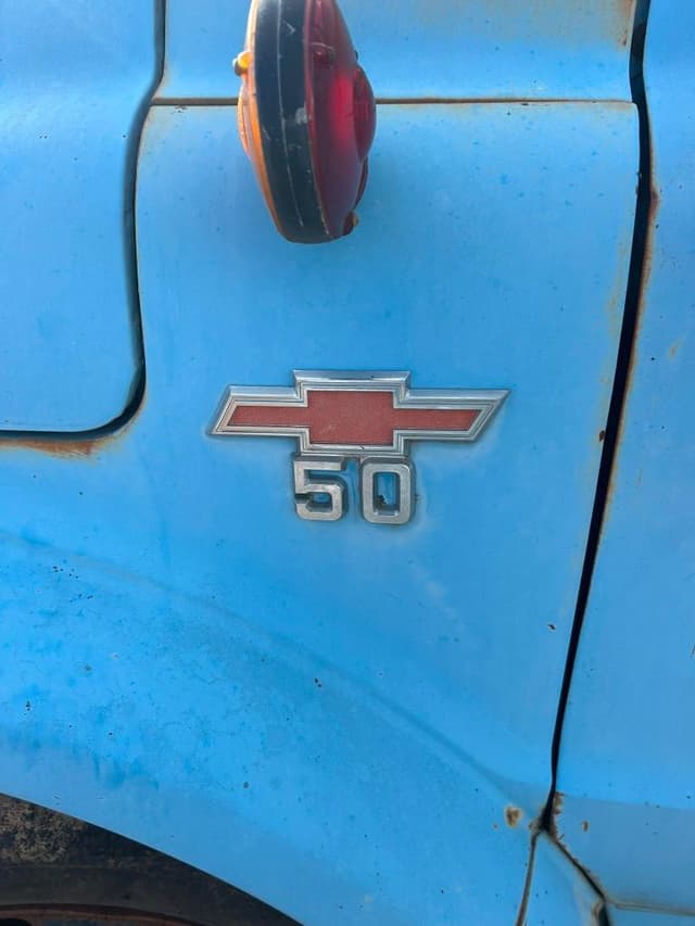 Image of Chevrolet C50 equipment image 3