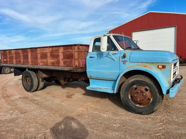 Image of Chevrolet C50 equipment image 2