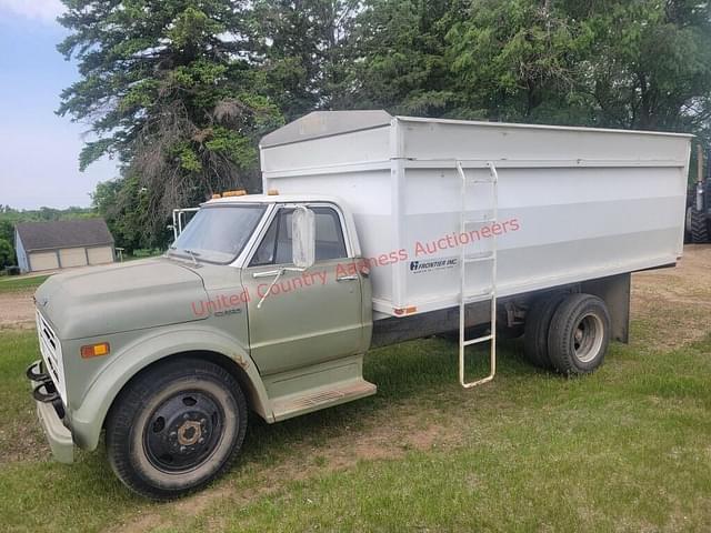 Image of Chevrolet C50 equipment image 1