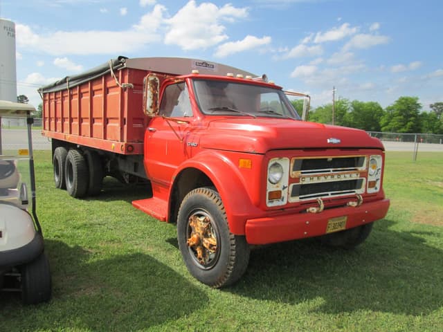 Image of Chevrolet C60 equipment image 1