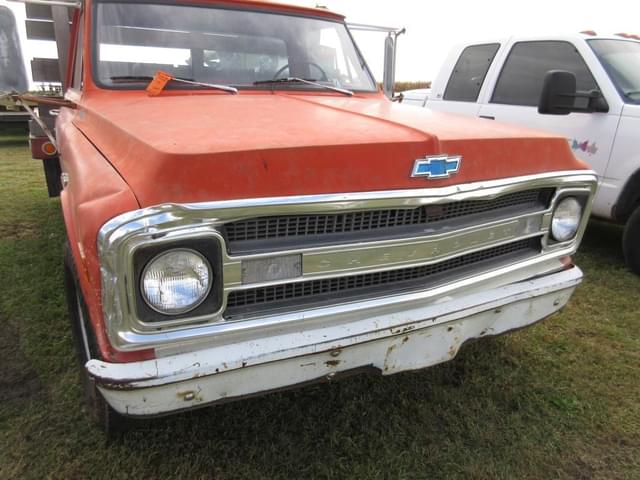Image of Chevrolet C/30 equipment image 2