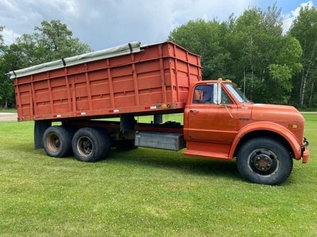 Image of Chevrolet C50 equipment image 2