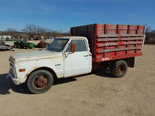 1969 Chevrolet C30 Equipment Image0