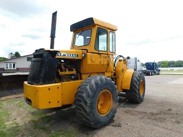 Image of John Deere 644 equipment image 3