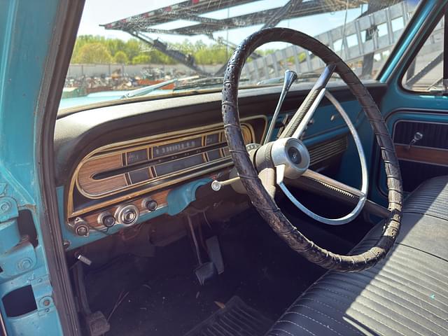 Image of Ford F-100 equipment image 4