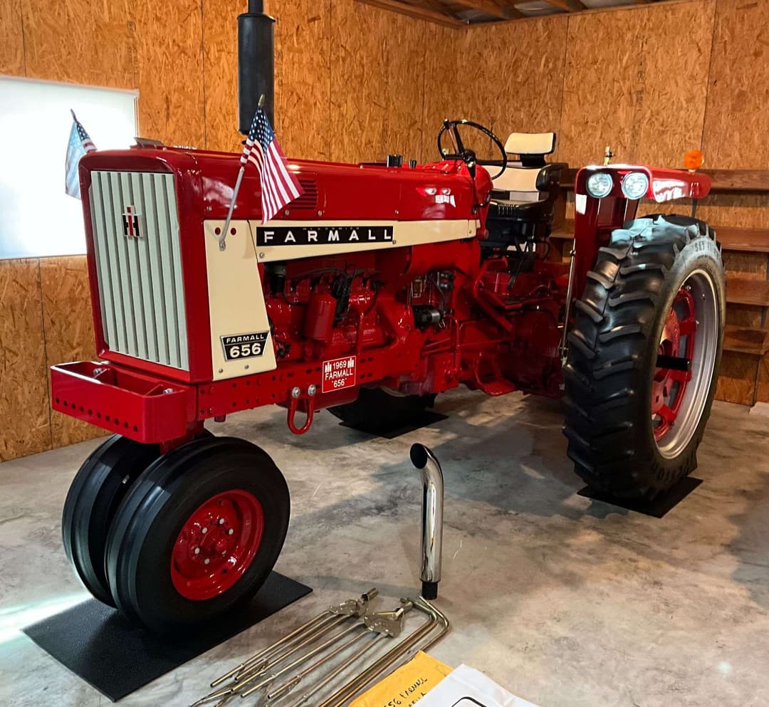 Image of Farmall 656 Primary image