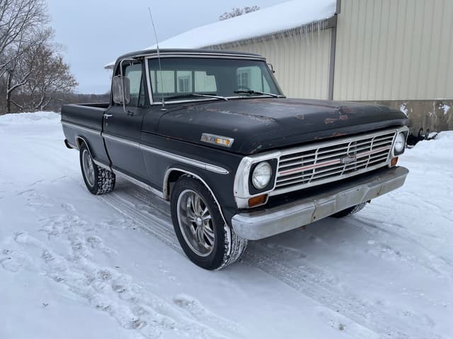 Image of Ford F-100 equipment image 2