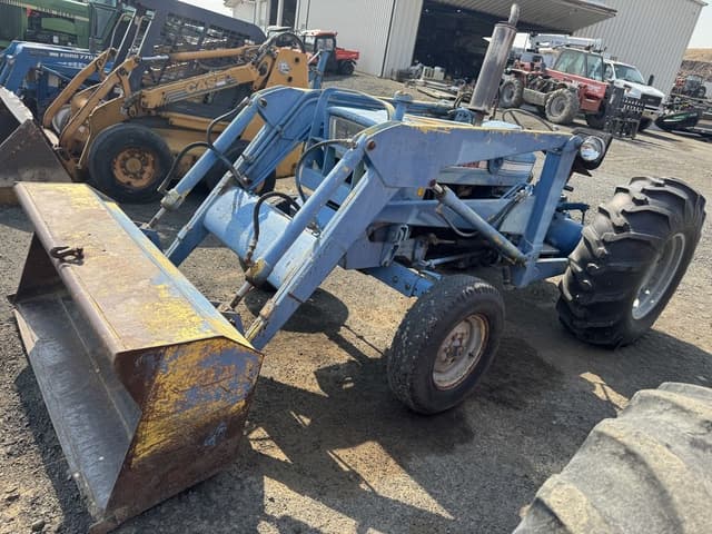 Image of Ford 4000 equipment image 1