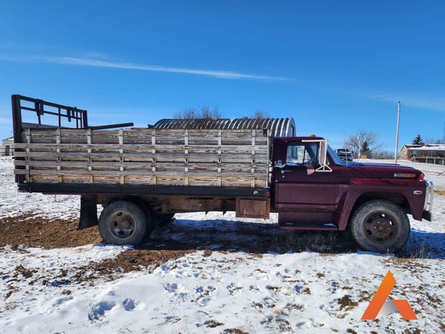 Image of Ford F-600 equipment image 4