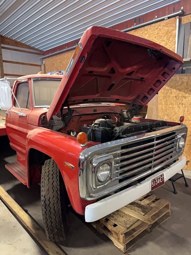 Image of Ford F-600 equipment image 1