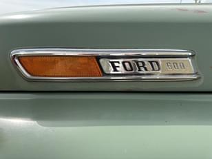 Main image Ford F-600 8