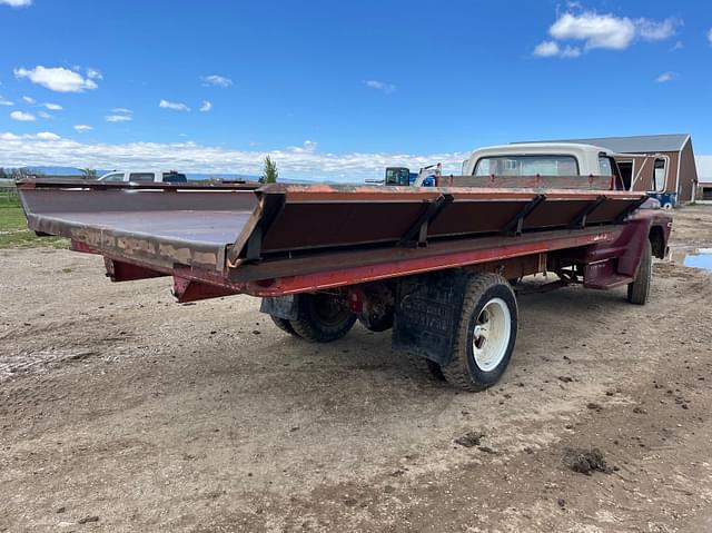 Image of Ford F-600 equipment image 4