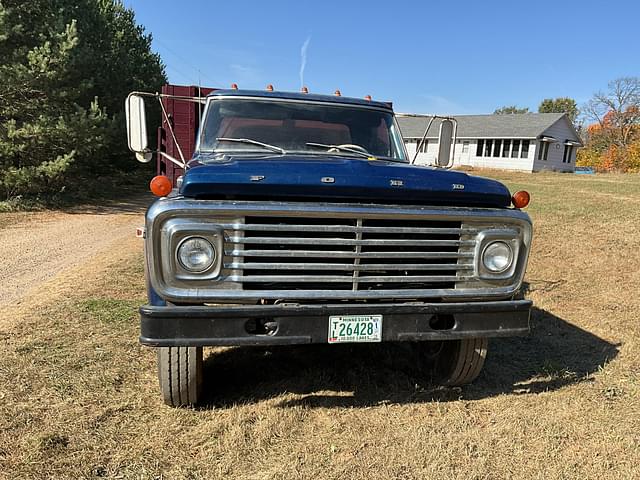 Image of Ford 700 equipment image 1