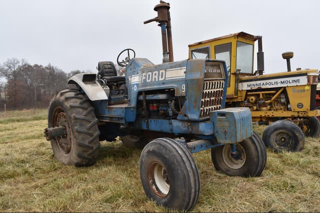 Image of Ford 8000 equipment image 2