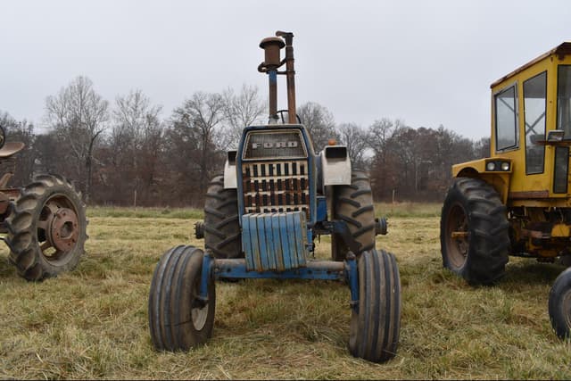 Image of Ford 8000 equipment image 1
