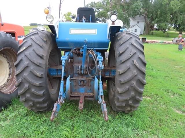 Image of Ford 8000 equipment image 3