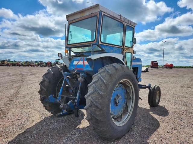 Image of Ford 8000 equipment image 2
