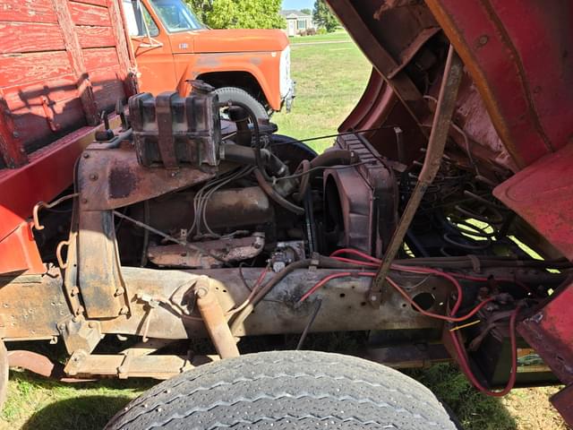 Image of Ford F-600 equipment image 4