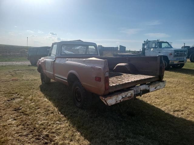 Image of GMC 2500 equipment image 3