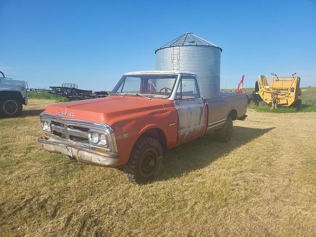 Image of GMC 2500 equipment image 1