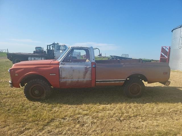 Image of GMC 2500 equipment image 2
