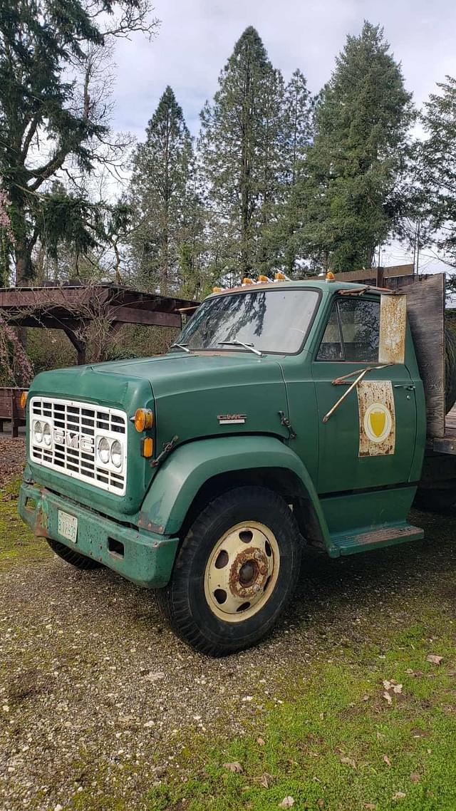 Image of GMC 5500 equipment image 2