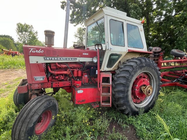 Image of International Harvester 1256 equipment image 2