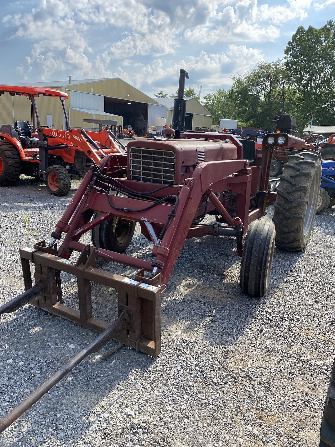 Image of International Harvester 656 Primary Image