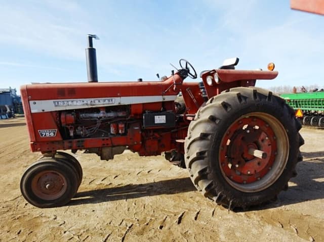 Image of International Harvester 756 equipment image 2