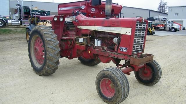 Image of International Harvester 856 equipment image 4