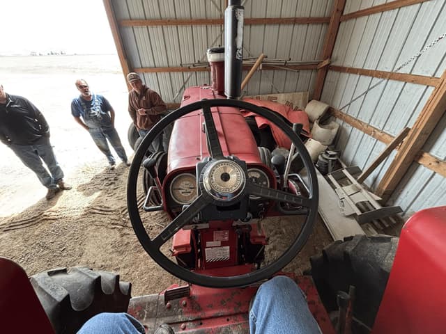 Image of International Harvester 1256 equipment image 4