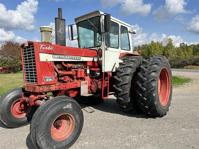 Image of International Harvester 1256 equipment image 3