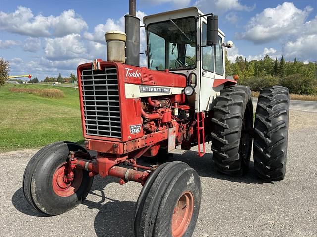 Image of International Harvester 1256 equipment image 2