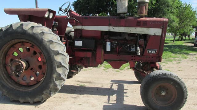 Image of International Harvester 1256 equipment image 2