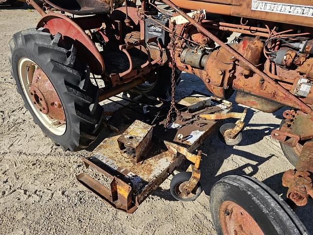 Image of International Harvester 140 equipment image 3