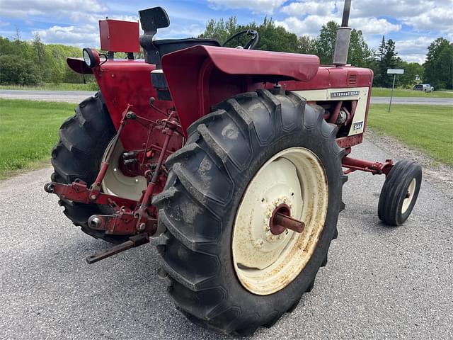 Image of International Harvester 544 equipment image 3