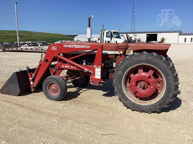Image of International Harvester 656 equipment image 2