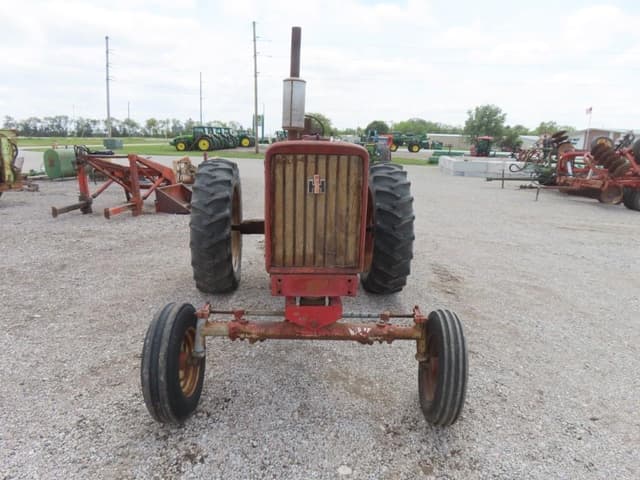 Image of International Harvester 656 equipment image 2