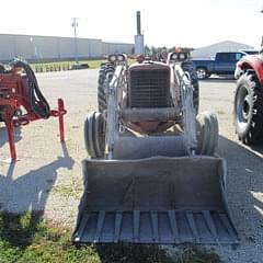 Image of International Harvester 656 equipment image 4