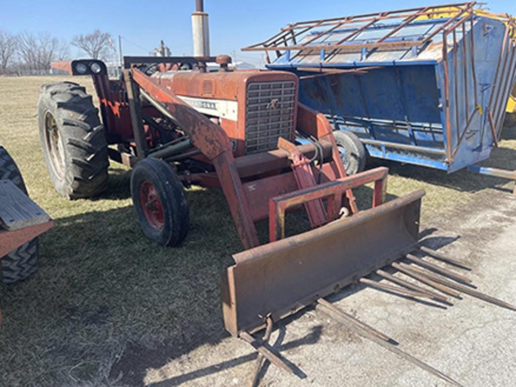 Main image International Harvester 656