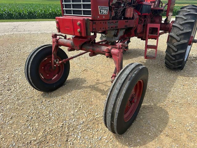 Image of International Harvester 756 equipment image 2