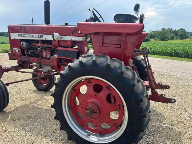 Image of International Harvester 756 equipment image 4