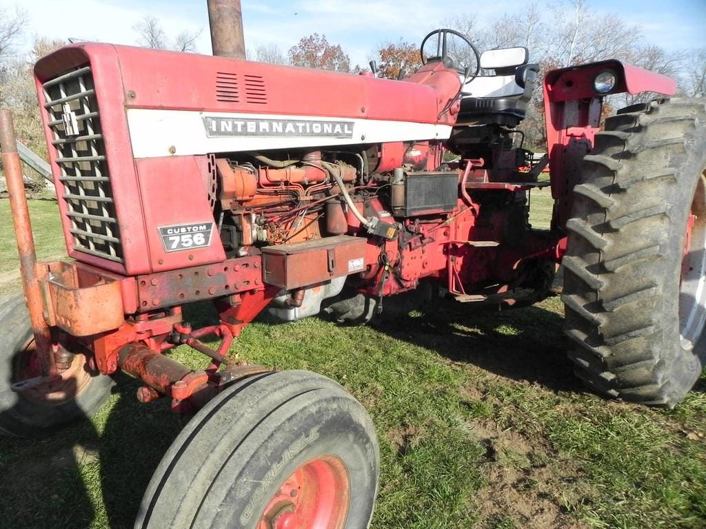 Main image International Harvester 756