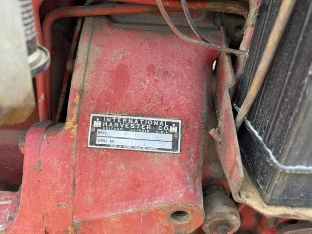 Image of International Harvester 856 equipment image 4
