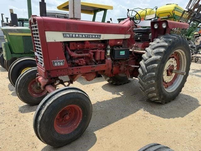 1969 International Harvester 856 Equipment Image0