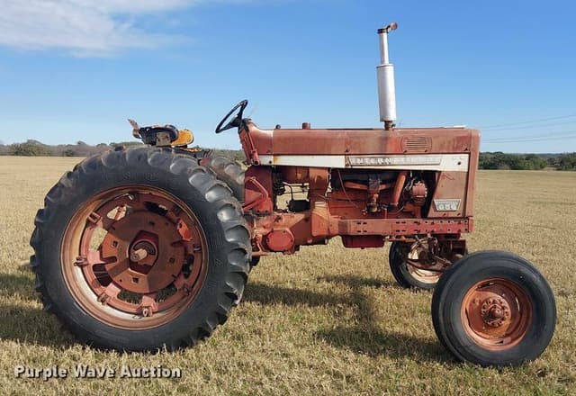 Image of Farmall 656 equipment image 3