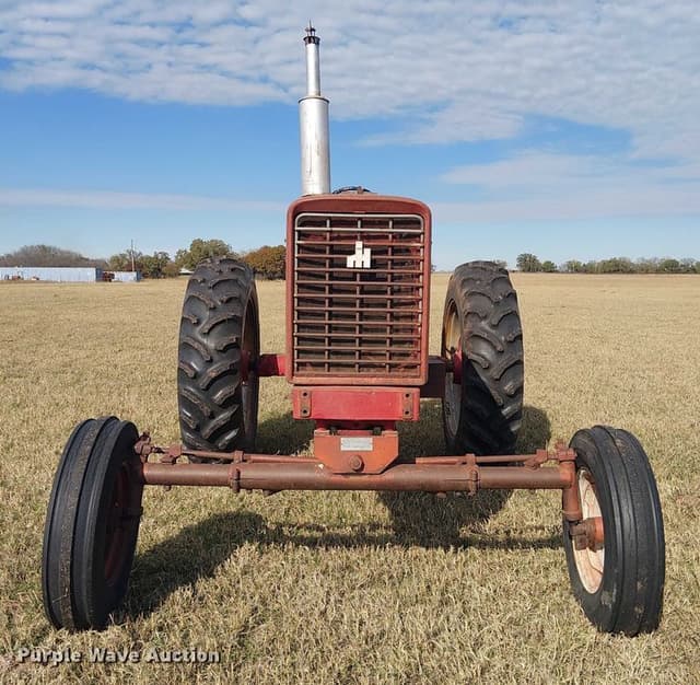 Image of Farmall 656 equipment image 1