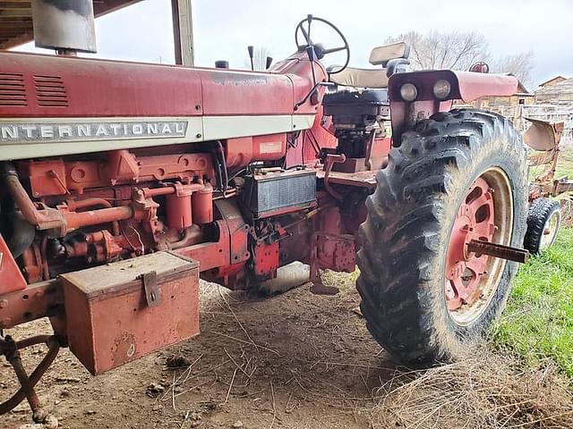 Image of International Harvester 856 equipment image 2